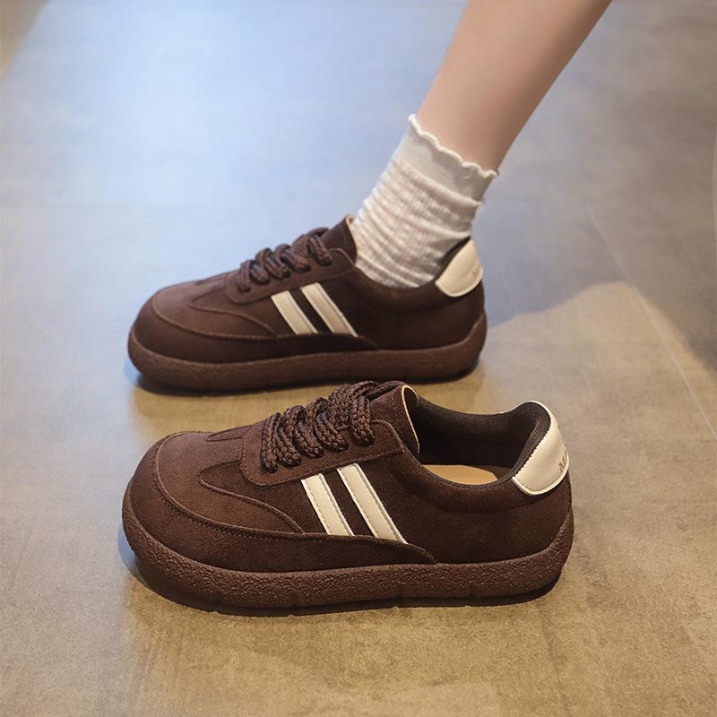 Yang Mi hat die gleichen beliebten deutschen Trainingsschuhe für Damen Herbst 2025 neu vielseitige Retro-Brot-Schuhe lässige Sport-Board-Schuhe