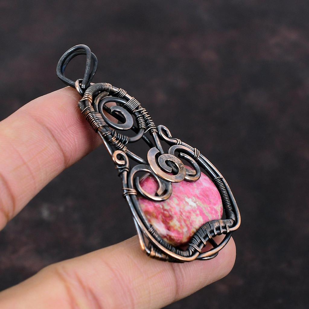 Pandantiv cu piatră prețioasă Thulit, bijuterii înfășurate din sârmă de cupru, pandantiv lucrat manual, pandantiv din cupru, bijuterii Thulit, pandantiv delicat înfășurat din sârmă, cadouri de nuntă