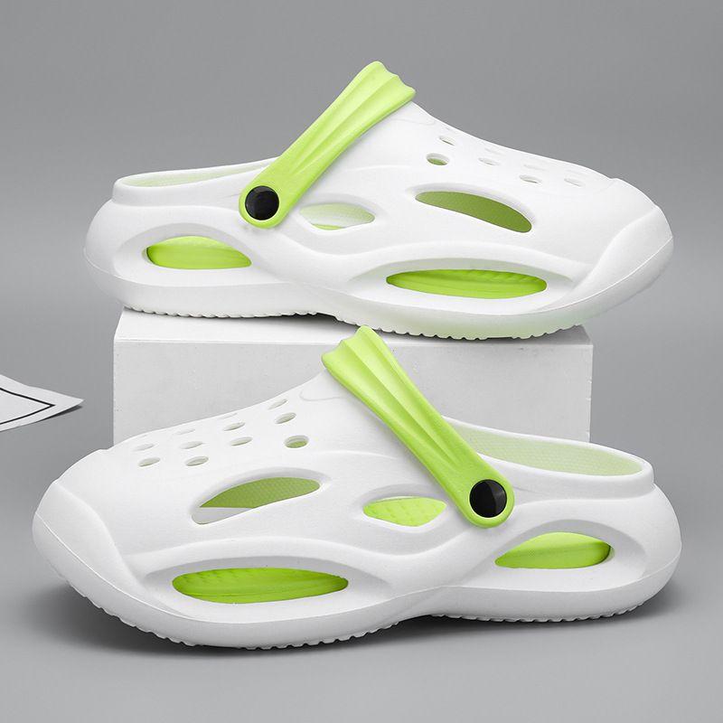 New Fashion Hollow-out Breathable Slippers Summer Beach Shoes Slippers for Men Outdoor/Indoor Sandals