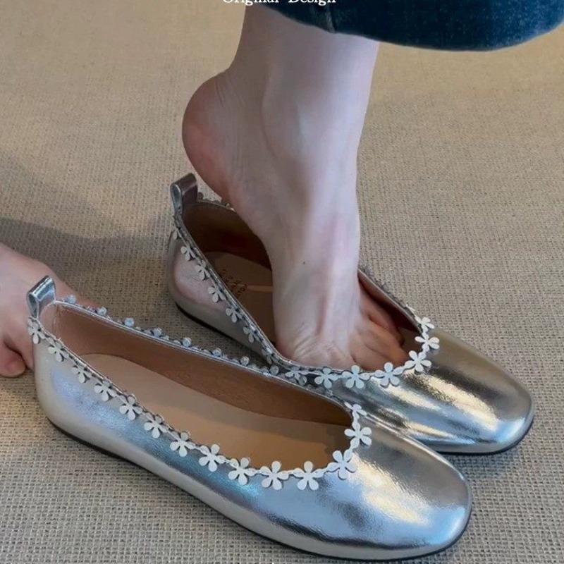 Fashion Silver round Head Flower Soft Bottom Flat Shoes Women's Slip-On Ballet Flats Retro Style Summer Season Solid Color Pattern