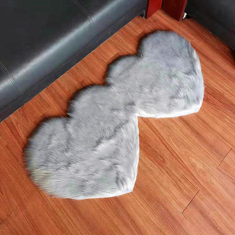 Double Heart Plush Imitation Wool Floor Mat for Living Room or Bedroom