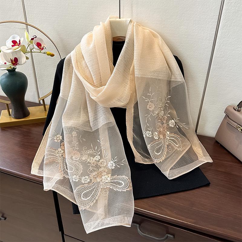

Шелковая шерсть Вышитый шелковый шарф Женская мода Зарубежный стиль Зимний теплый шарф Холодная шаль Тонкий стиль 180*70 бежевый