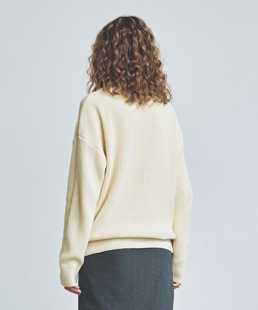KNITTED Vintage Heart Round Knit Oatmeal