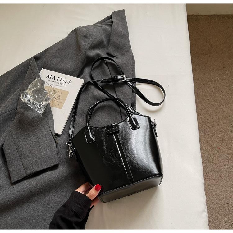 

Fashion super fire hand bag women s 2025 new summer versatile messenger bag popular high-end shoulder bag