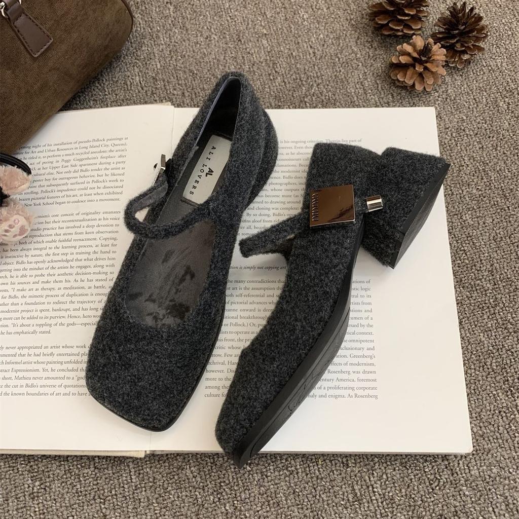 2025 Frühling und Sommer neue Retro Wollstoff Französisch dicker Absatz Einzelne Schuhe Damen Ein-Wort-Schnalle Mary Jane Flachmaul Quadratkopfschuhe