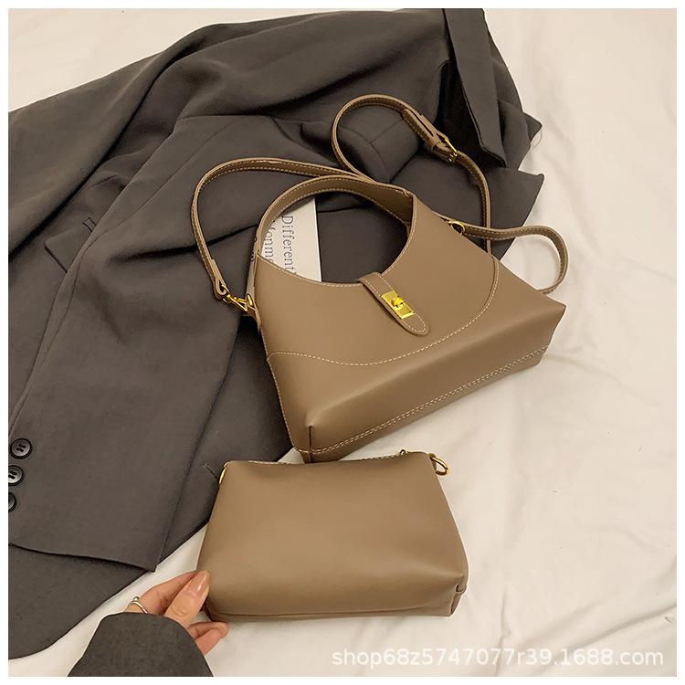 Women's Bag 2025 New Large-capacity Tote Bag Commuter Portable Shoulder Messenger Bag Underarm Versatile Retro Bucket Bag