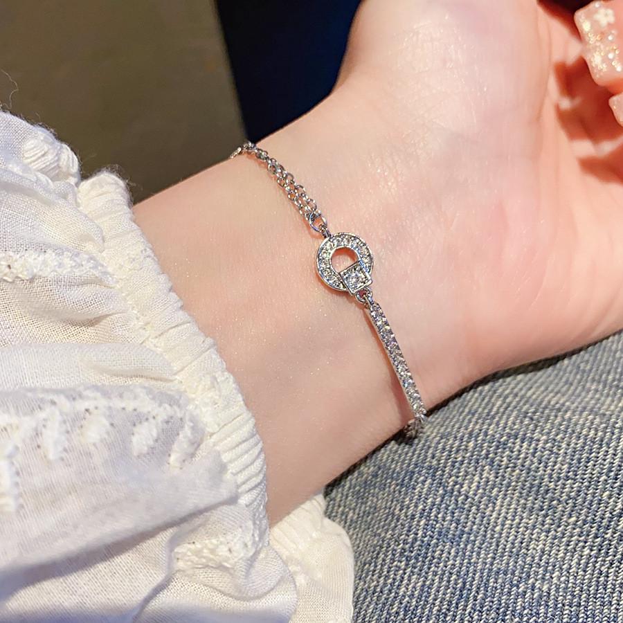 Геометрические Циркониевые Круглые Украшения для Женщин с Элегантным Дизайном из Латуни и Хрусталя серебряный