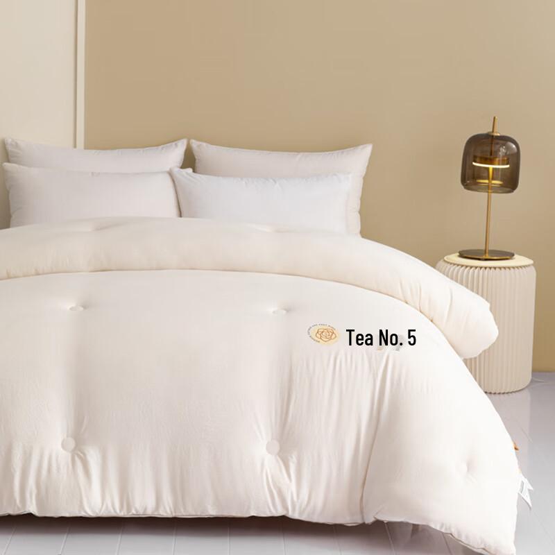 

Soft Camellia Soy & Cotton Blended Winter Comforter