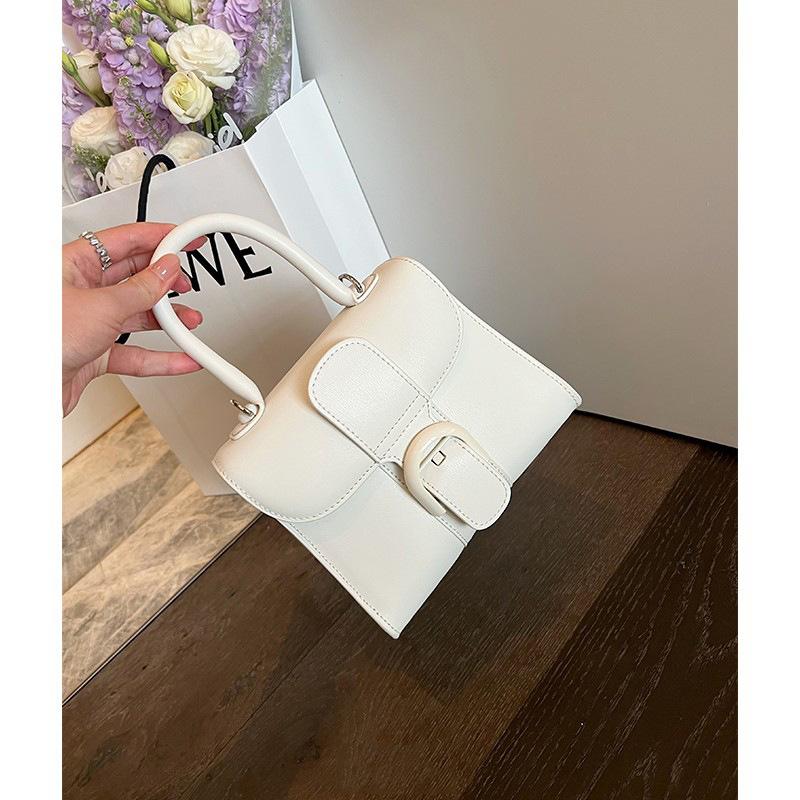 

Сумка-седло, высококачественная и универсальная белая сумка, сумка-фея, нишевый дизайн, женская сумка из натуральной кожи, новый тренд 2025 года 19x10x15cm белый