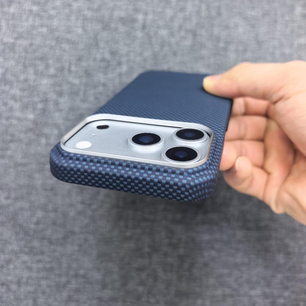 Apple 17 Pro Max Kevlar Magnetic Case: Ultra-Thin, Lightweight, Real Carbon Fiber Protective Shell
