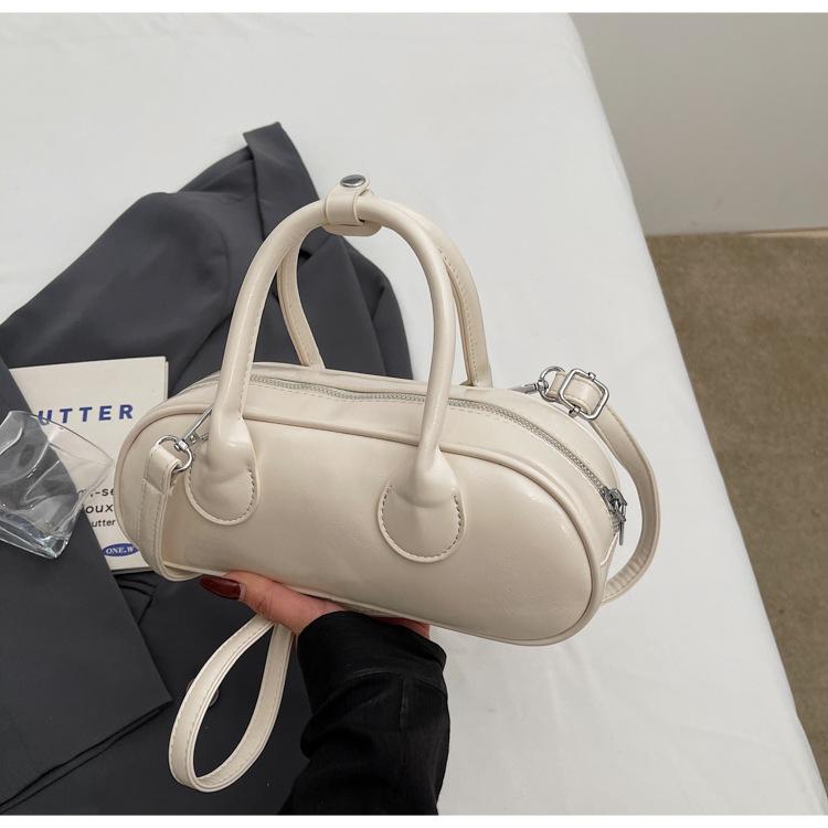 Xiaohongshu Fashion High Sense Niche Casual Versatile Baguette Bag Women's 2025 Spring and Summer New Solid Color Handbag