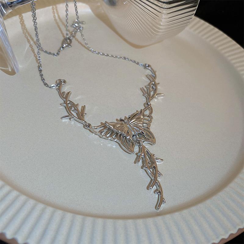 Pearl Rhinestone Bow Necklace for Women Fashion Light Luxury Niche Collarbone Chain Necklaces New Personality Jewelry Party