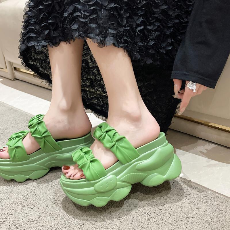 2024 Nové letní módní dámské pantofle na klínu, venkovní sandály s hrubým podpatkem, plážové ležérní pantofle pro ženy, boty pro ženy
