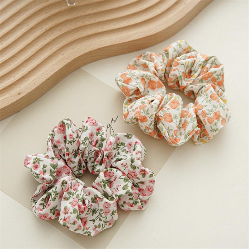 Oil Painting Floral Scrunchies Artistic Flower Cluster Hair Ties Soft Pleated Fabric Compact Stylish Ponytail Rings