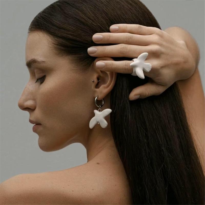 Elegant White Peace Doves Necklace Symbolizing Love and Hope Stylish Drop Earrings Suitable for Women and Girls Present