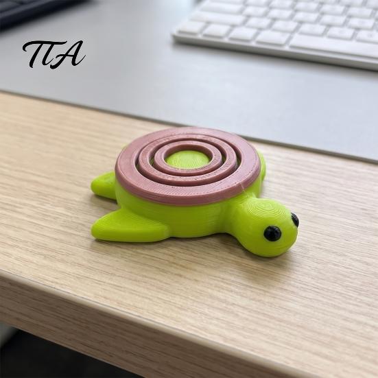 Small Ladybug Collectibles 3D Printed Spinning Figurine, Stress Relief Rotating Turtle Fidget Toy Toy, Animal Shape Desk Decoration for Home