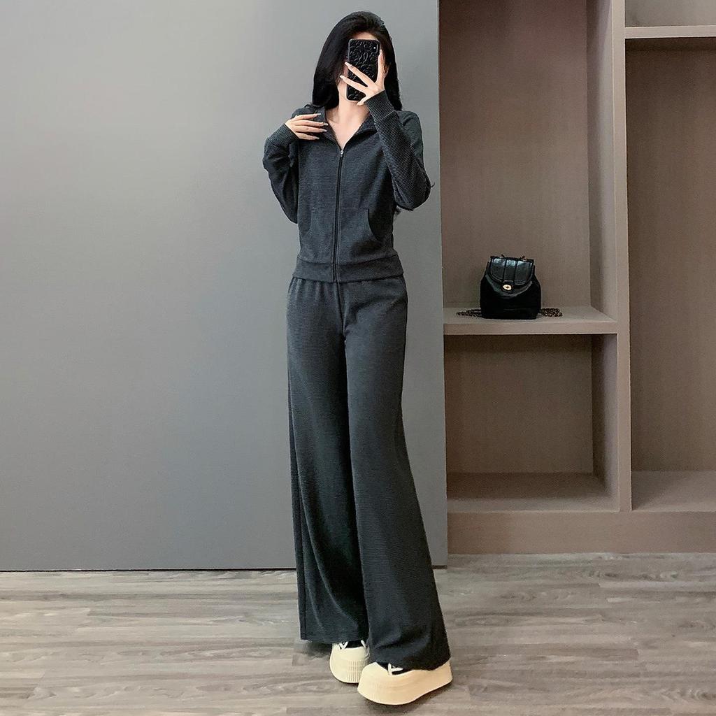 European Style Sporty Hoodie & Wide-Leg Pants Two-Piece Set for Women - Age-Reducing, Casual, Spring/Autumn