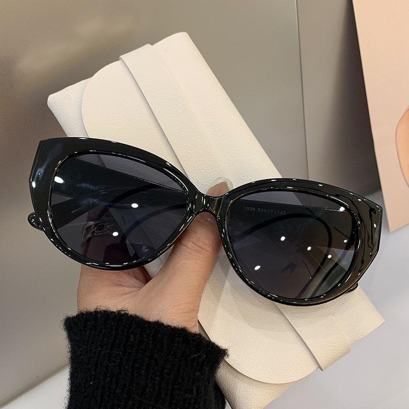 Vintage Cat Eye Sunglasses Women Fashion Love Heart Designer Sun Glasses Sexy Ladies Shades UV400 Luxury Brand