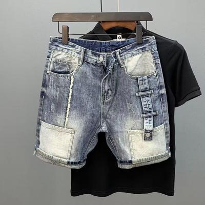 Pánske letné džínsové šortky – trendy, ležérne, všestranné, voľného strihu s dierami.