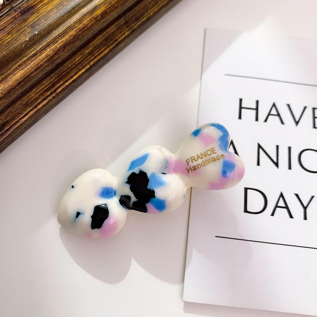 Stylish Versatile Duckbill Hair Clip With Heart Shape For Fashionable Women And Trendy Looks