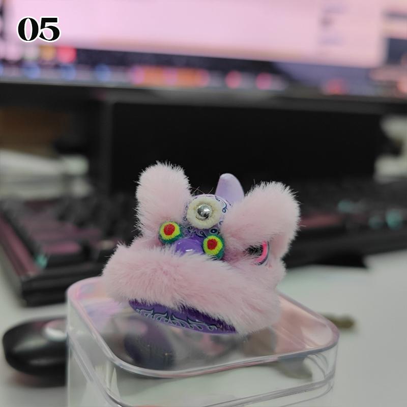 Chinese Lion Dance Ornaments Chinese Style Lion Dance Feng Shui Lucky Keychain Living Room Car Office Desktop Decor Crafts
