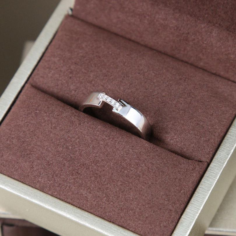 

2023 Популярный бренд Винтажные женские кольца Роскошные украшения для женщин Дизайнерские кольца Превосходное качество Модные классические кольца с бриллиантами 8 серебряный