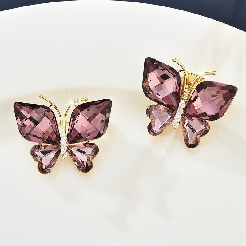 Autumn And Winter Crystal Butterfly Clothes Corsage Fashion Luxury Temperament Female Butterfly Brooch Clothes Accessories Tide