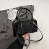 IELGY Simple Commuter Fashion One-Shoulder Portable Retro Small Square Bag