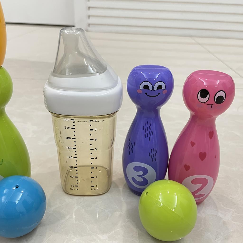 Toy Set Features Cartoon Funny Expressions And Comes In A Gift Box With 10 Pins And 2 Balls. It Can Be Used As A Halloween Or Christmas Gift.