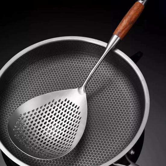 Large Colander Ergonomic Wooden Handle Large Capacity Quick Drain Triangular Holes Stainless Steel 304 Food Grade Large Slotted Spoon