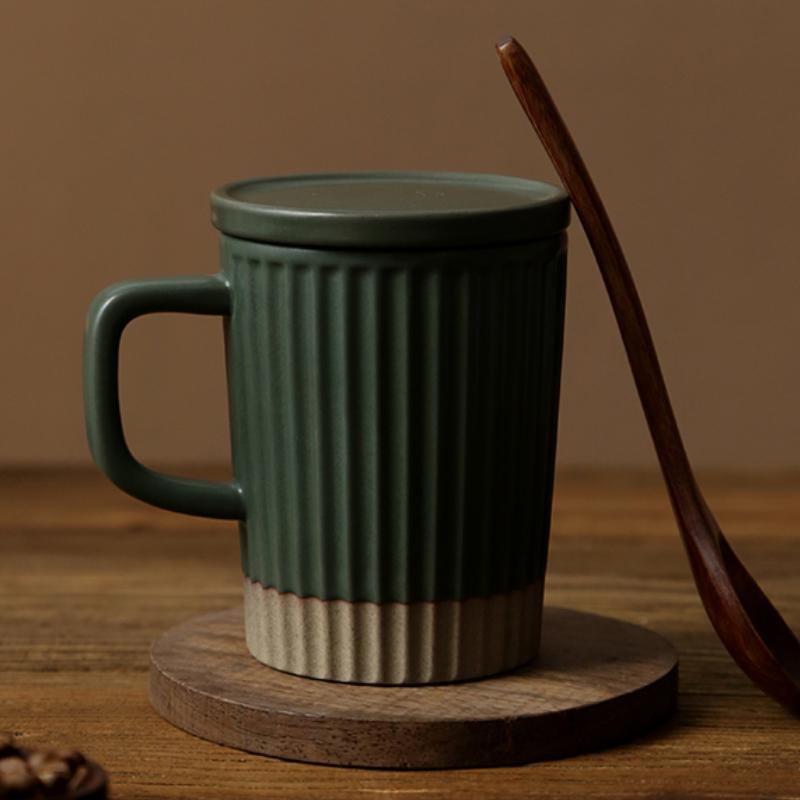Vertikale Muster Keramiktasse mit Deckel und Löffel Becher Hitzebeständig Leichter Luxus Wasserbecher für Damen