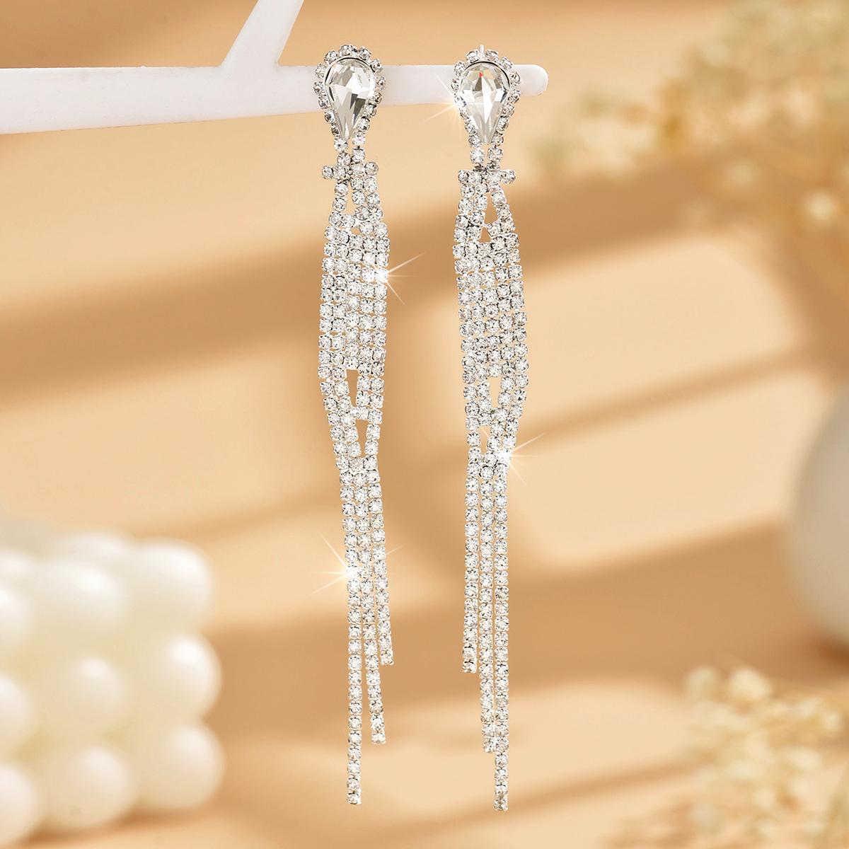 

2 pieces of women s trendy and charming claw chains, water drop earrings, travel, carnival, party, holiday dressing gifts