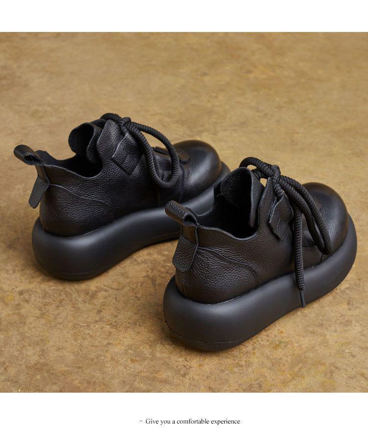 Stylish Handmade Leather Retro Women's Thick-Soled Ankle Boots - Lace-Up Round-Toe Martin Boots for Autumn and Winter.