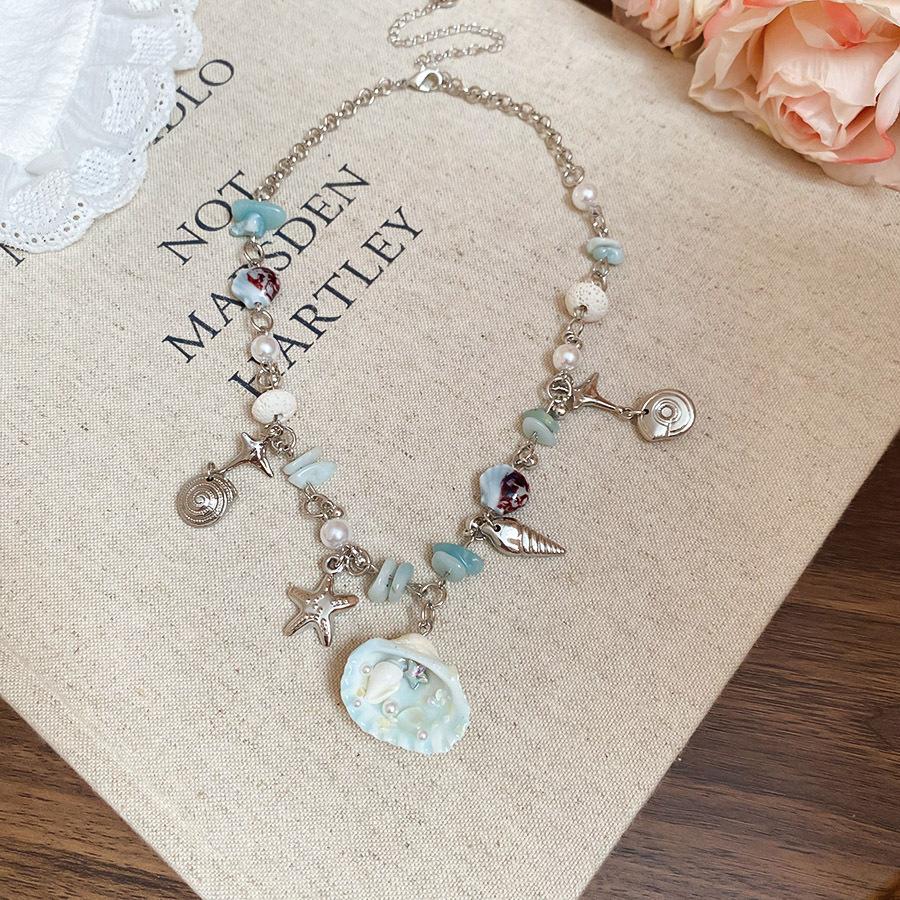 European and American Retro Color Shell Pendant Necklace Niche Collarbone Chain Design Niche Item Decoration