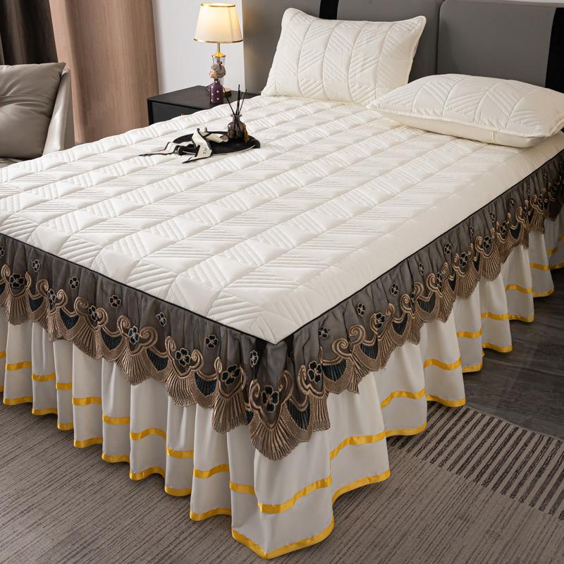 Elegantní prošívaná zesílená sukně na postel Třídílná sada King Queen Size Přehoz Protiskluzový povlak na postel s povlakem na polštář