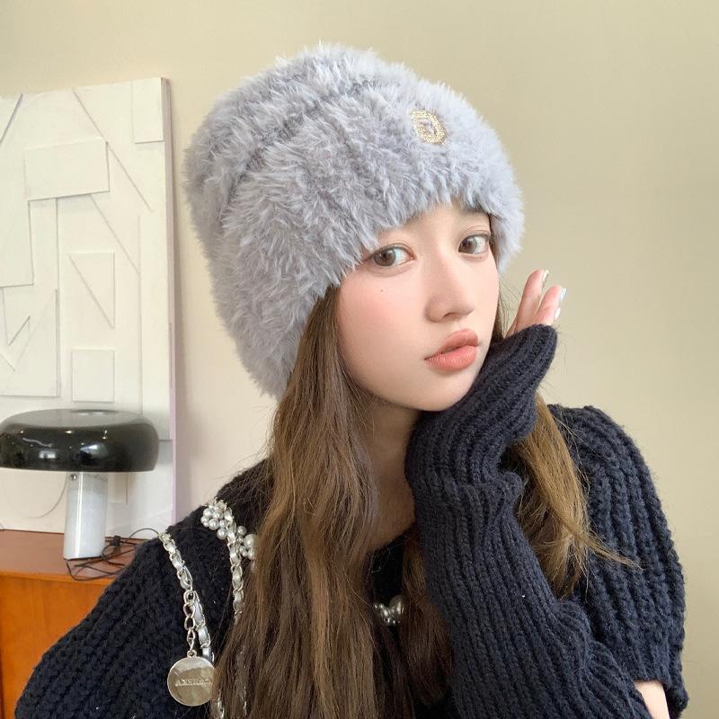 

Корейская новая осенне-зимняя шапка для женщин, шерстяная шапка с буквой G и ромбом для зимы, утолщенная теплая защита ушей, плюшевая вязаная шапка average size