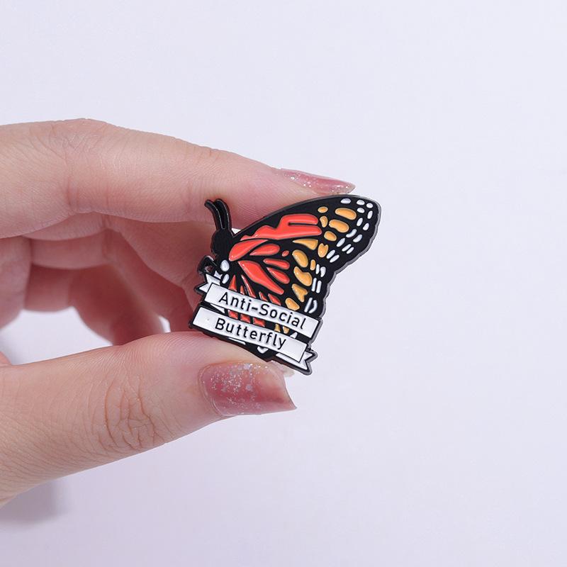 Cartoon Unique Butterfly Brooch Elegant Insect Design For Personalized Fashion Flair