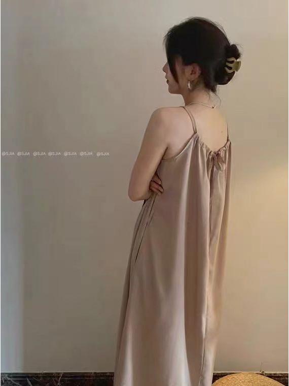 French Gentle Style Spaghetti Strap Tie-Up A-Line Long Dress with Pockets - Summer 2024 Collection