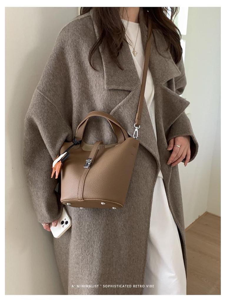 2025 Trendy Korean Niche Women's Crossbody Bucket Handbag for Autumn/Winter