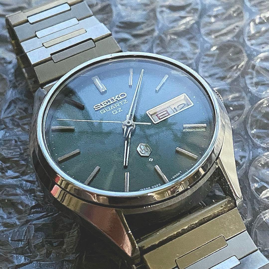 Used SEIKO QZ Moss Green Made in 1975