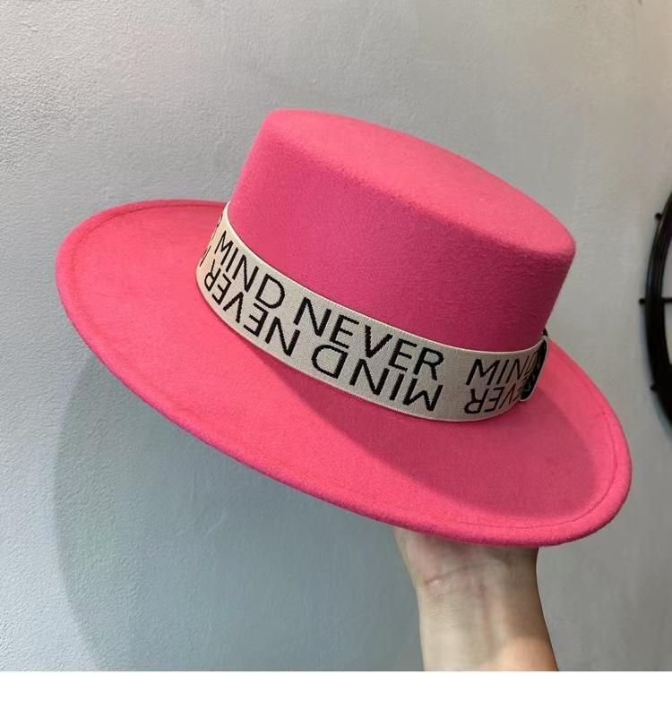 New Fedoras Women's Hat Flat Top Cap French Elegant Straw Hat Fedora Pearl Chain Hat Travel Beach Hat Panama Wide Brim Hat