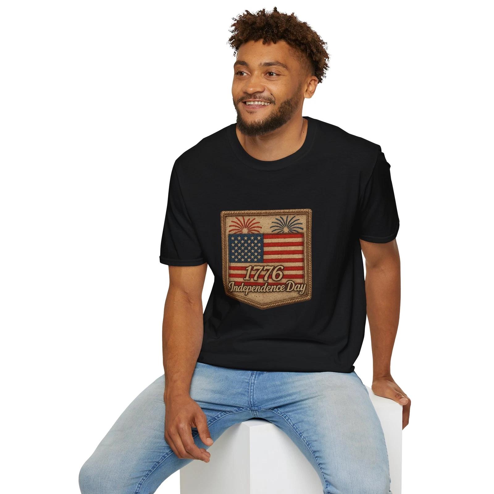 

Independence Day T-Shirt, 1776 Tee, Fourth of July Shirt, Vintage American USA M