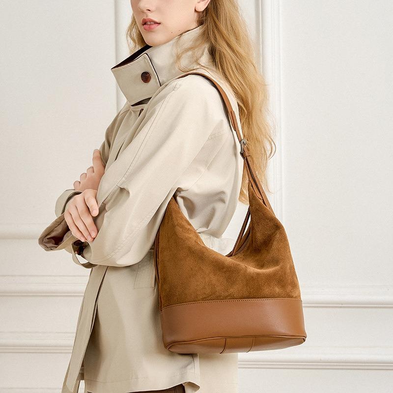 Large-capacity Commuter Bag Light Luxury High-end Shoulder Messenger Bag Women's New First-layer Cowhide Bucket Bag