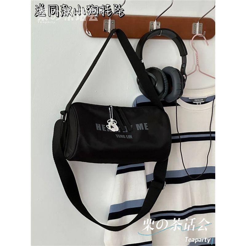 

Cylinder Ins Niche Style Red Casual Sports Crossbody Bag Black