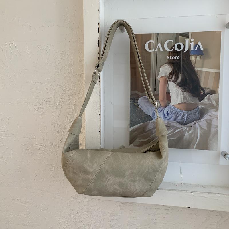Large-capacity women's bags autumn new suede dumpling bags to work commuter bags fashionable and simple shoulder bags