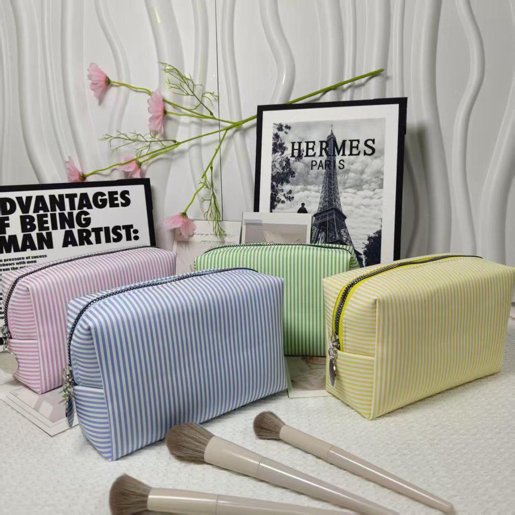 Large-Capacity Striped Makeup Bag: Indian Clutch for Convenient Travel and Outings