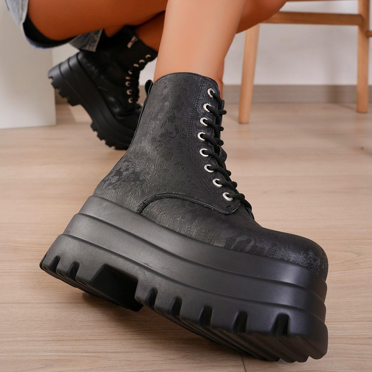 

Large size platform versatile leather boots 24 new British style retro wedge heel printed Martin boots women 43
