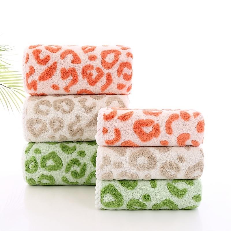 2pcs/set Coral Fleece Bath Towel Set  Thickened Absorbent Leopard Print Jacquard Towels for Home Unisex Soft Bathroom Towels