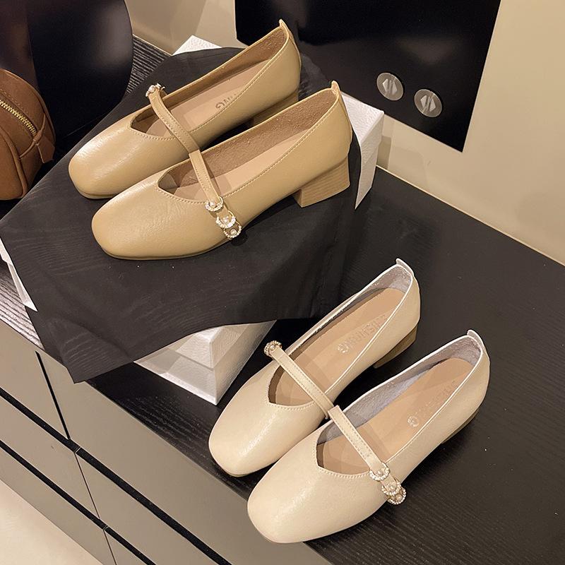 Soft-soled temperament single shoes women's 2025 summer new ladies versatile wind Doudou shoes with skirts low-heeled ladyshoes