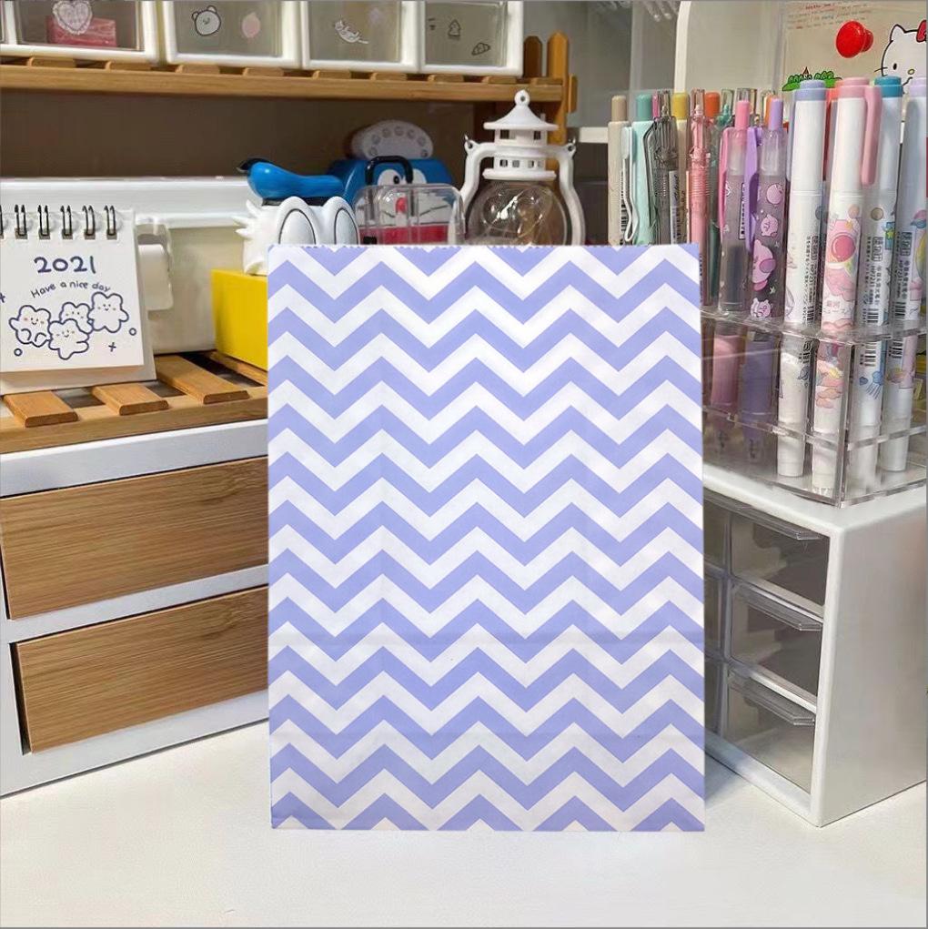 Colorful Plaid Kraft Paper Bag for Gifts and Storage